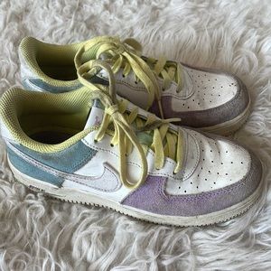 Girls Nike pastel Air Force sneakers size 2.5